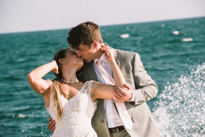 Συναισθήματα στην next day φωτογράφηση γάμου στην θάλασσα