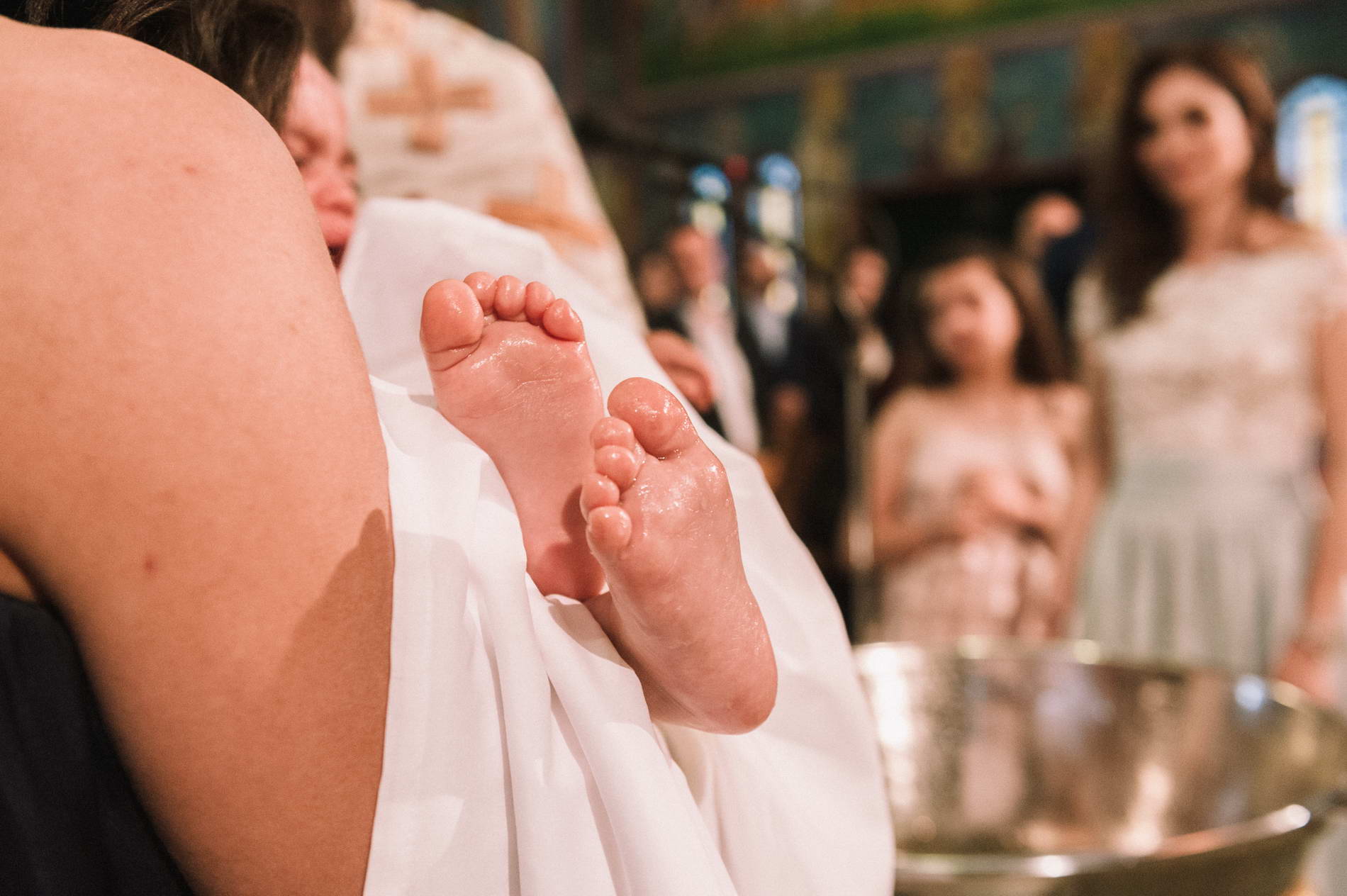Τα πατουσάκια του μωρού στην βάπτιση στον Άγιο Νεκτάριο Βούλας