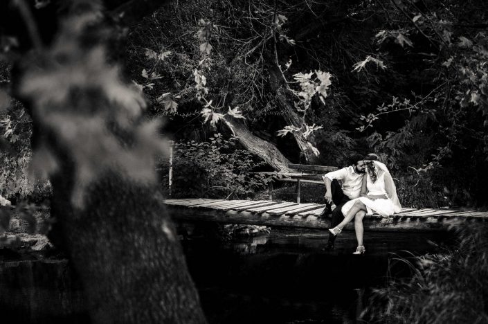 Next day ασπρόμαυρη φωτογράφηση γάμου στο δάσος