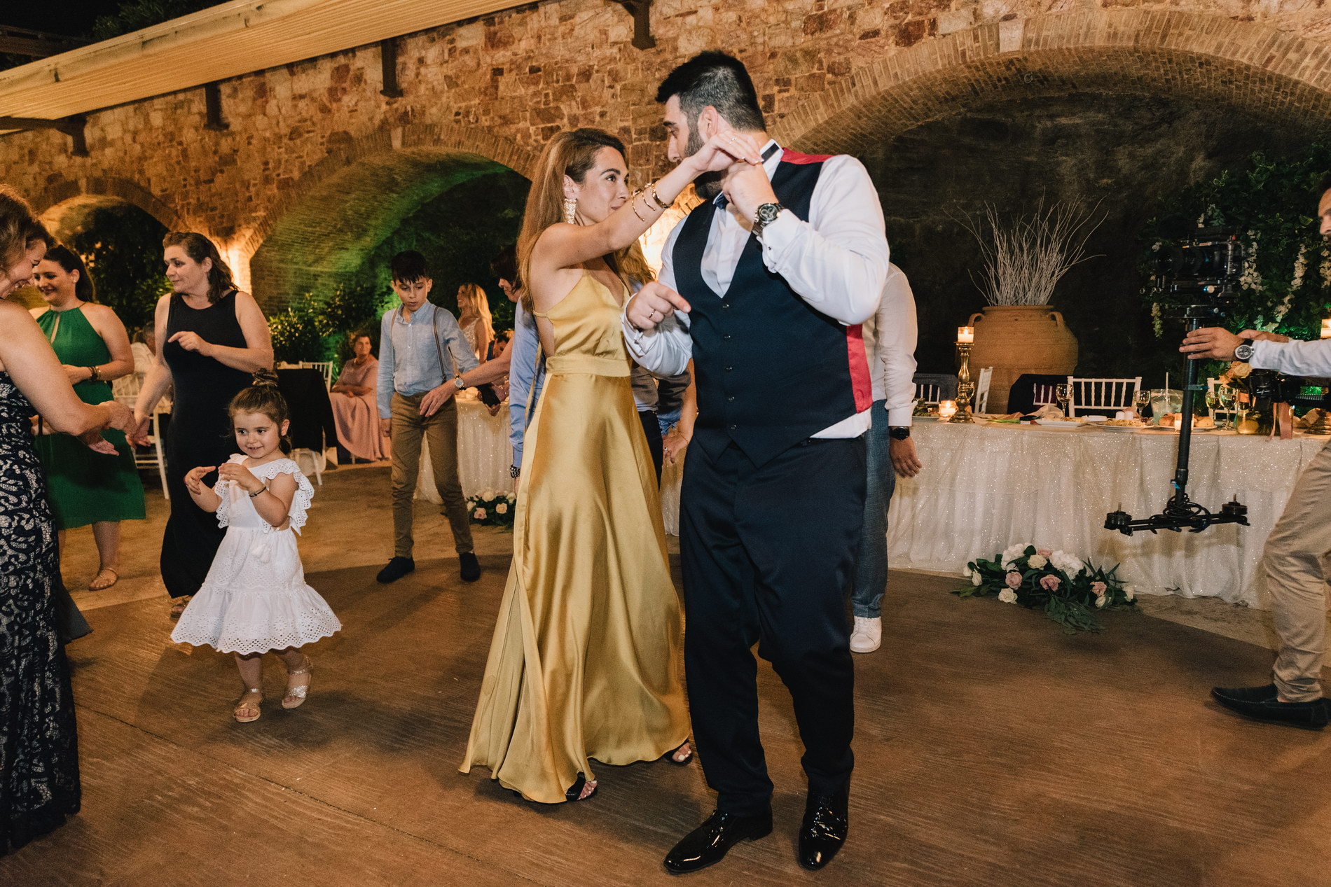 Γαμήλιο πάρτυ στην δεξίωση του κτήματος απέραντο γαλάζιο Χρυσοβιτσιώτη